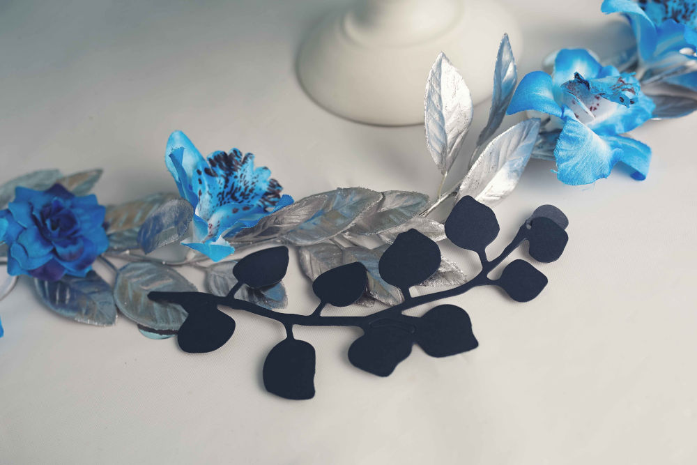 les fleurs de papier en chemin de table